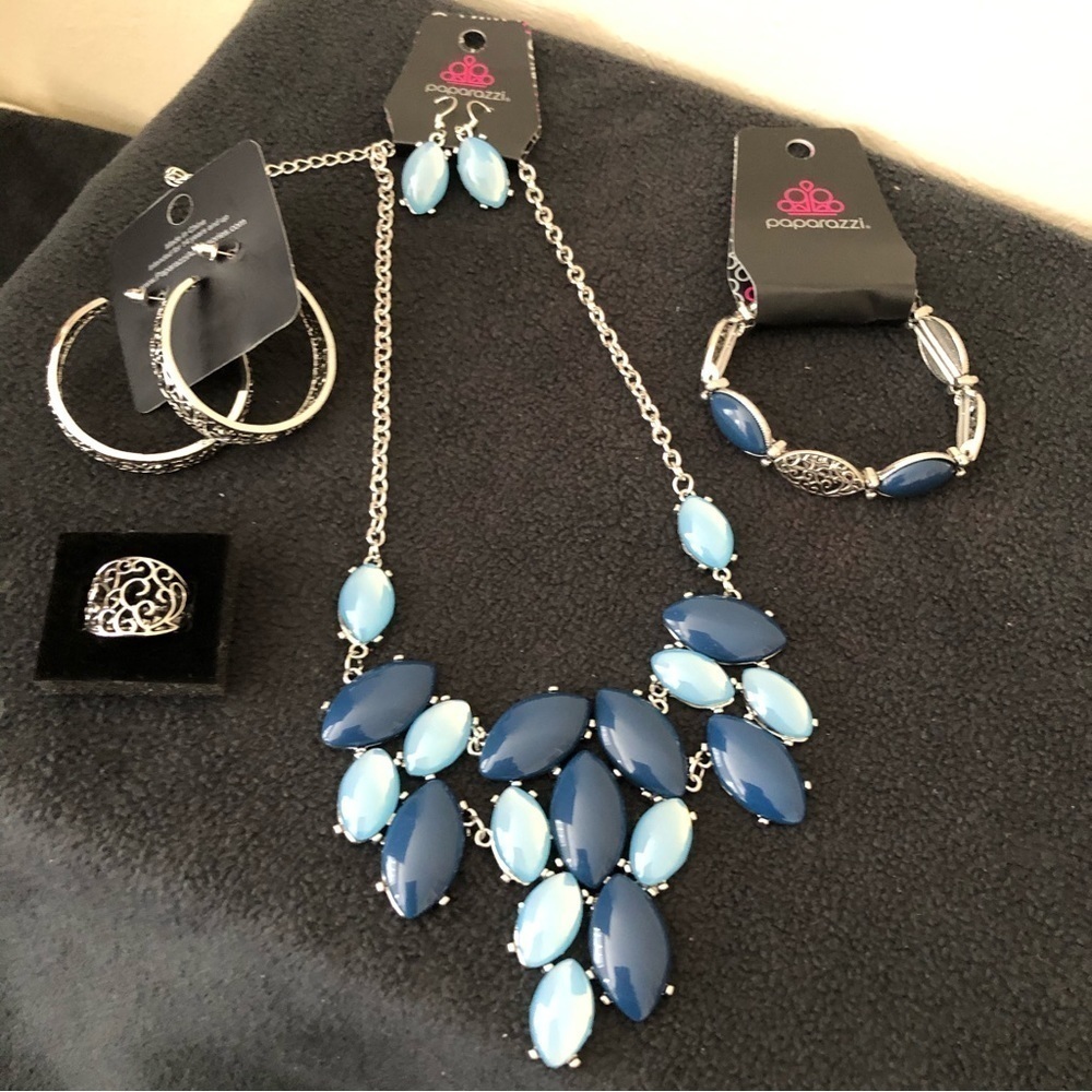 Paparazzi 5-Piece Set, Bracelet, Earrings, Stretch Ring, NWT